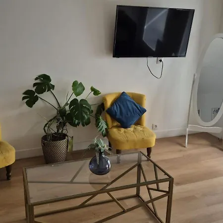Apartment Modern French Canal St Martin *